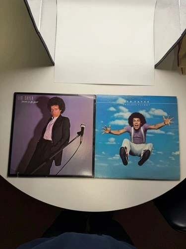 Lot Of 2 Leo Sayer Vinyls Thunder In My Heart & Endless Flight