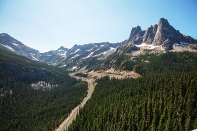 Wandbild: Wunderschöner Berggipfel in der North Cascade Range, Washington [...]