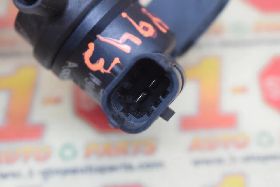 Electroválvula de purga de bote de vapor Hyundai Accent 2012-2018 28910-3C200 OEM Foto 3 de 4