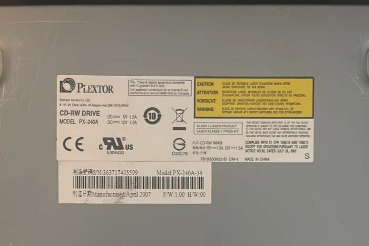 Plextor PX-240A-34 INTERNAL 52x32x52 PLEXWRITER E-IDE CD-RW Drive - Image 3 of 4