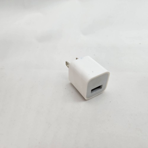 Adaptador USB de pared blanca Apple 100/240V - Imagen 4 de 5