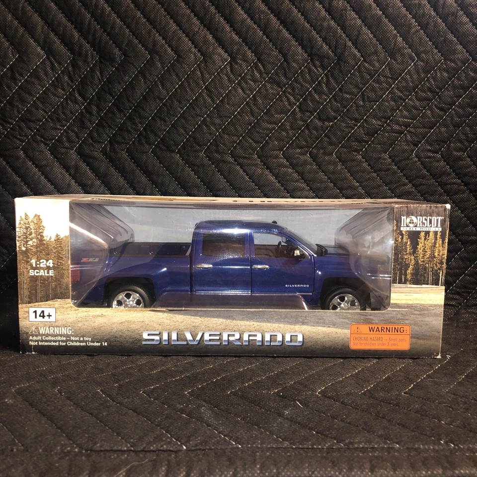 NORSCOT 1/24 BLUE 2014-15 CHEVY SILVERADO Z71 TRUCK NEW IN BOX - Image 2 of 4