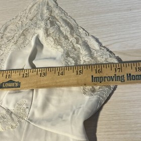 VTG 70&rsquo;s Wonder Maid Molded Magic Ivory Lace Bodice Nylon Full Slip Modest