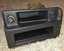 2003-2006 Silverado Suburban Sierra Tahoe Center Dash Console Storage Cubby 2003-2006 Silverado Suburban Sierra Tahoe Center Dash Console Storage Cubby