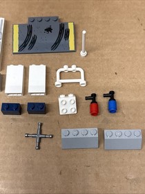 LEGO Juniors Cars Smokey&rsquo;s Garage 10743 Jr. Moon Disney Pixar - Incomplete