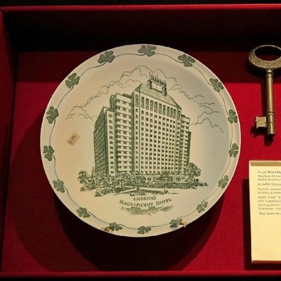 Vintage Hotel Shamrock Souvenir Plate Made by Vermon Kilns Houston Texas 10.5 In