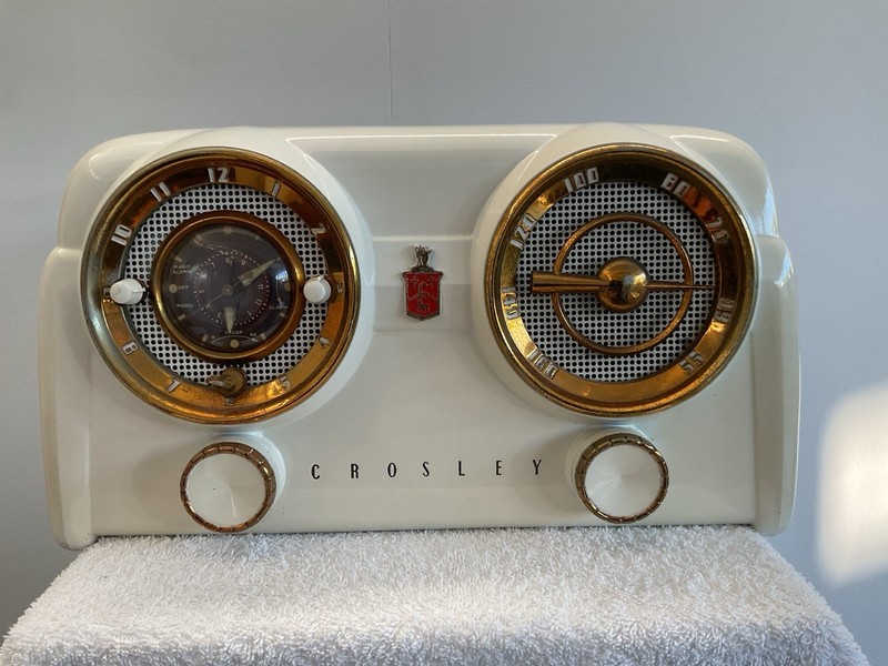 Crosley D 25we White Works Vintage Radio See Description! *