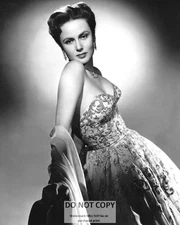 NADIA GRAY ROMANIAN ACTRESS - 8X10 PUBLICITY PHOTO (CC764)