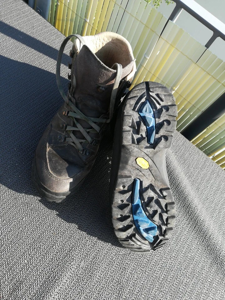 Herren Wanderschuhe, grau, Marke Lowa, Größe 43,5