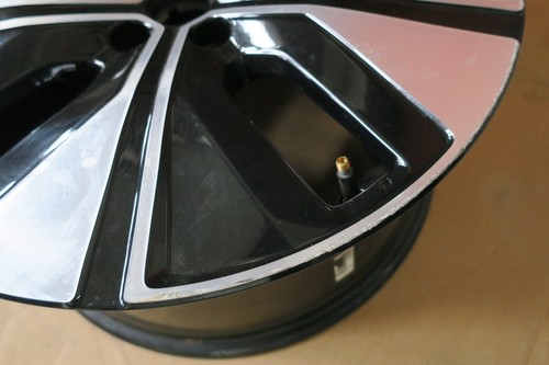 1 Alufelge Volvo Polestar II 9 x 19 ET53 LK 5x108 32327782 _AL123 - Bild 3 von 5