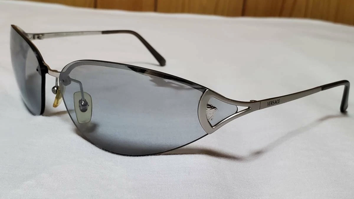 Black mirror medusa sunglasses cheap