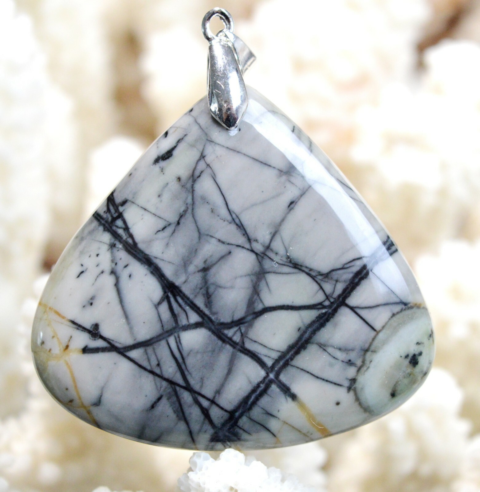 Cabochon Jaspe Picasso 94 carats en pierre naturelle pour collier unique