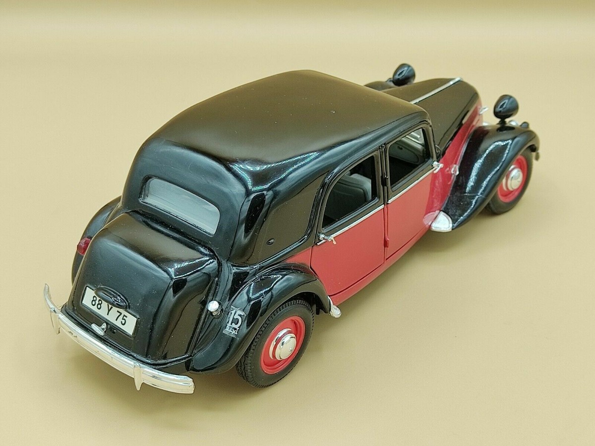 Citroen Traction 15CV 6 Cylinders 1952 Black Red Maisto 31821 1/18