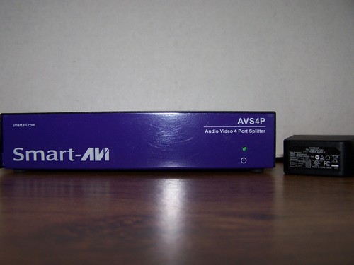 SmartAVI AVS4P Video/Audio 4-Port VGA/2.5mm Splitter (SLI-RX100) - Picture 2 of 5