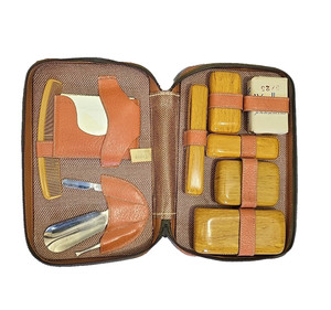Vintage Pigskin Men’s Travel Grooming Kit With Woodbury Soap