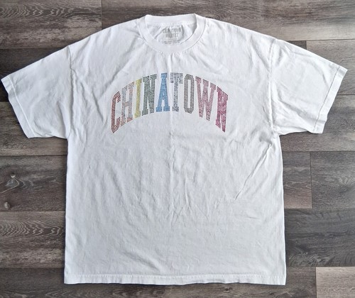 Chinatown Market Rainbow Rhinestone Arc T-Shirt White Size 2XL