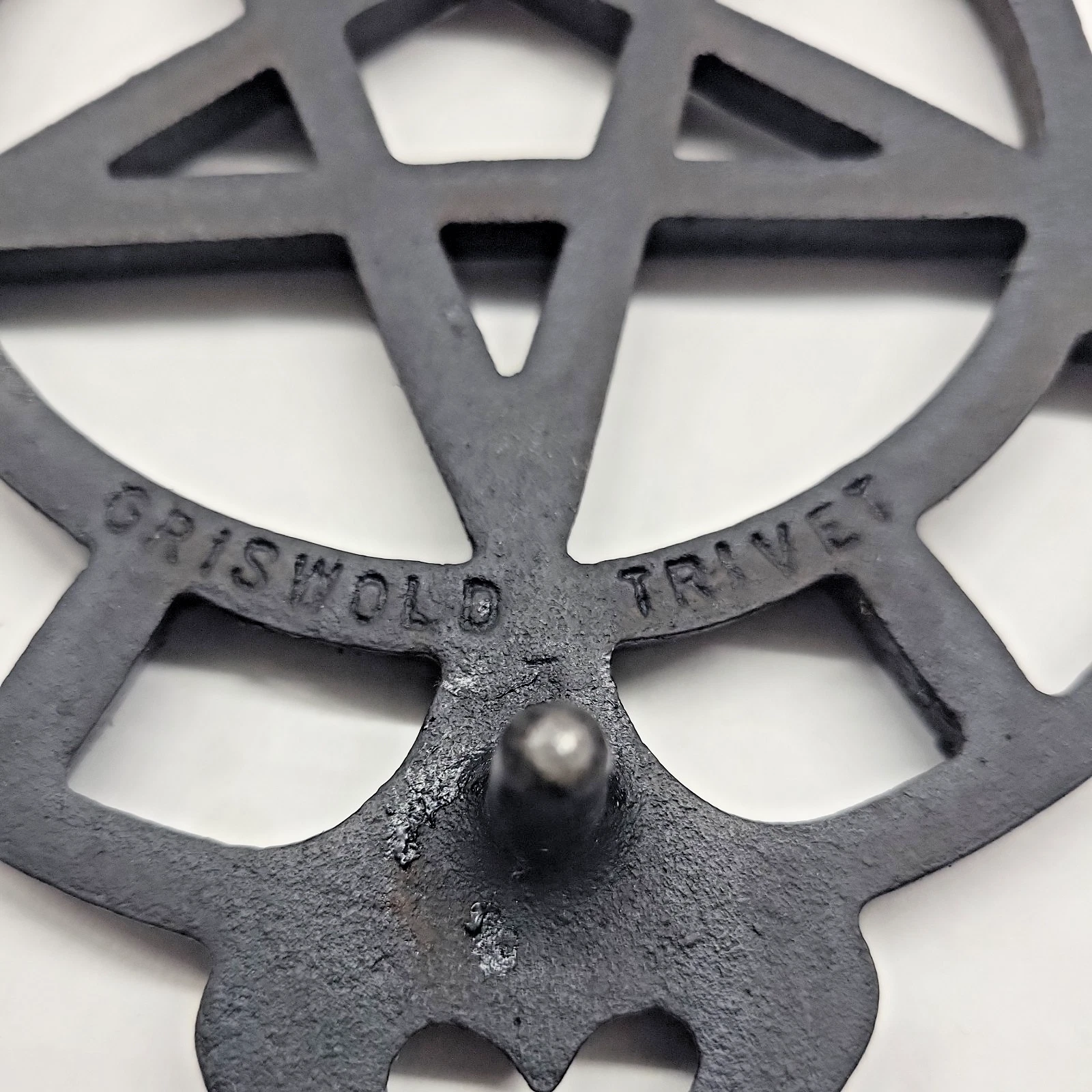 Griswold #1740 5 Pointed Star Cast Iron Trivet Vtg 1950s 3-footed Hot Plate - product detail image 3