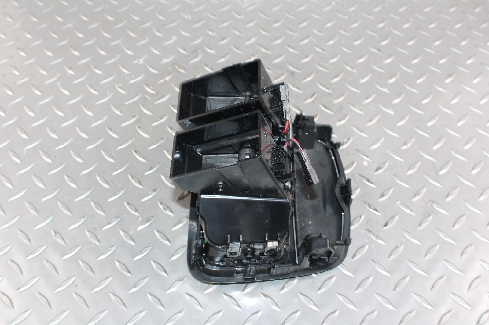 17-20 Levante Black Floor Center Console Rear Heat AC Air Vent Trim Panel OEM OE