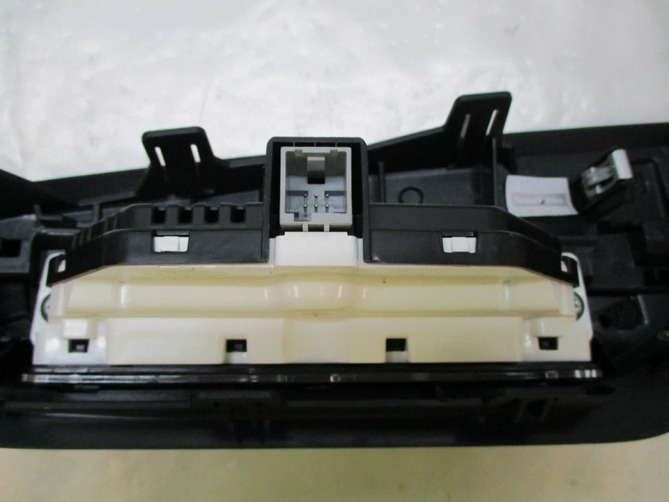 Ford Focus ST 2017 medidores de temperatura de aceite y turbo Boost OEM LKQ Foto 3 de 4