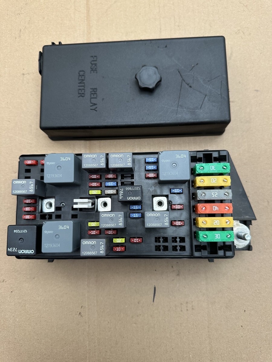 03-04 CORVETTE C5 UNDERHOOD WIRING JUNCTION FUSE BOX BLOCK 10316193