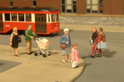 Bachmann O Scale Strolling  Figures - 6 Pieces  33159  NIB NEW