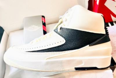 NIKE AIR JORDAN RETRO 2 Leather Womens High Sneaker Shoes White Black size 7 NEW