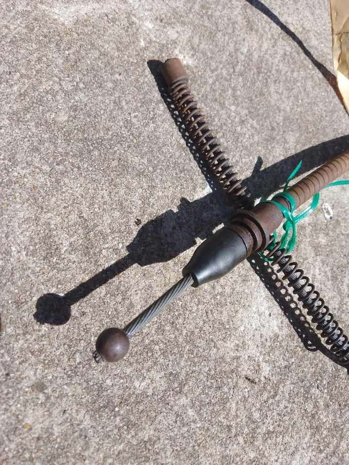 КАБЕЛЬ ЛЕВОГО/ПРАВОГО ЗАДНЕГО РУЧНОГО ТОРМОЗА AMC/RAMBLER 1974/75/76/77 HORNET/GREMLIN NOS 28 дюймов - Изображение 4 из 4