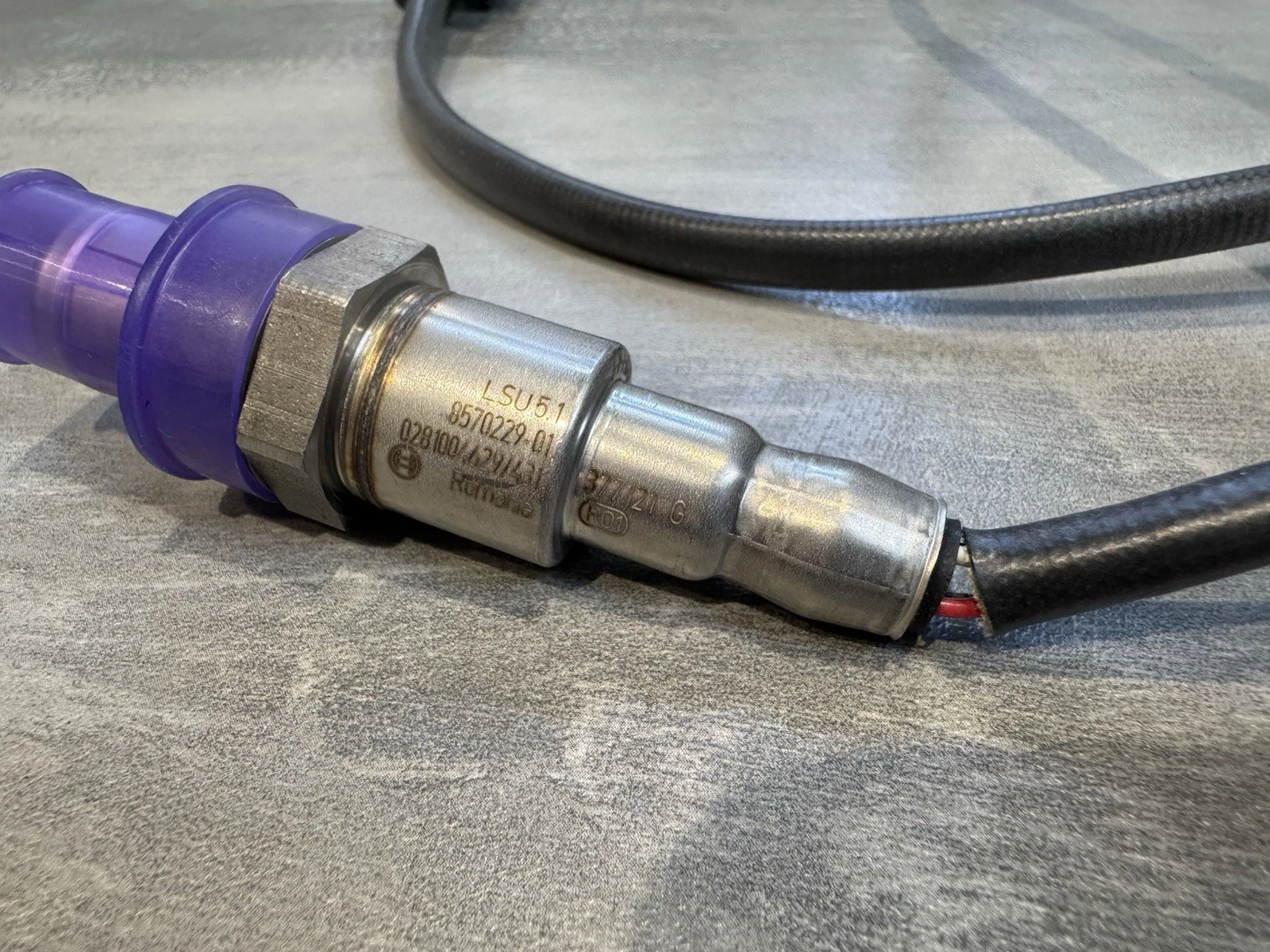 Bosch Lambda Oxygen Sensor 13628570229 8570229 New No Box 3