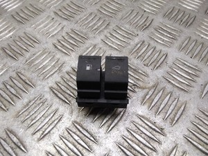 VW TOUAREG 7LA, 7L6, 7L7 Schalter zum Öffnen des Kraftstofftanks 17071168