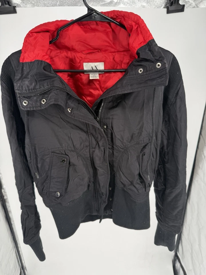 Chaqueta corta para mujer Armani Exchange negra roja talla L Foto 2 de 4