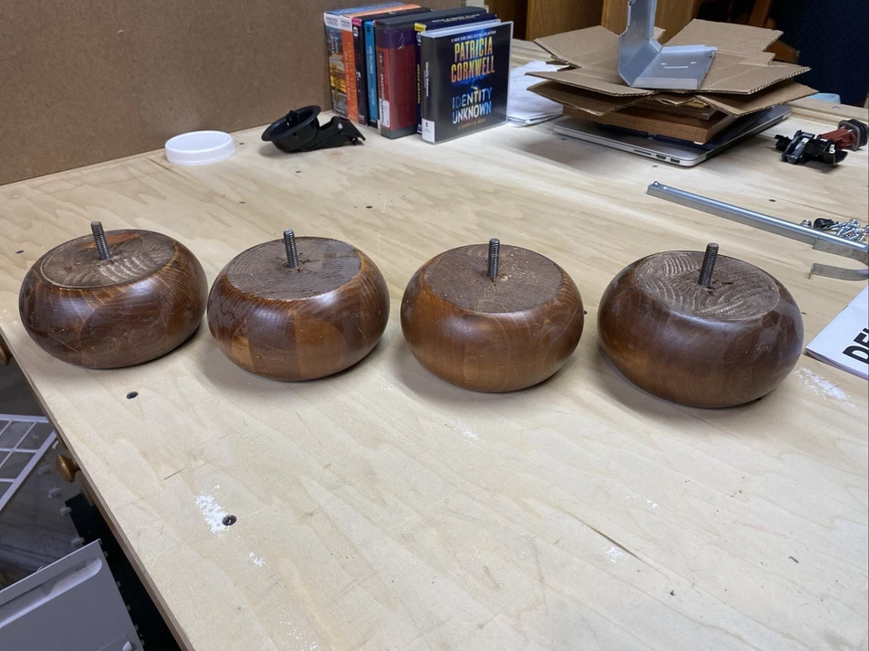 Juego de 4 patas redondas de madera para muebles - pies de moño 2,75" de alto 5,25" de diámetro Foto 2 de 4
