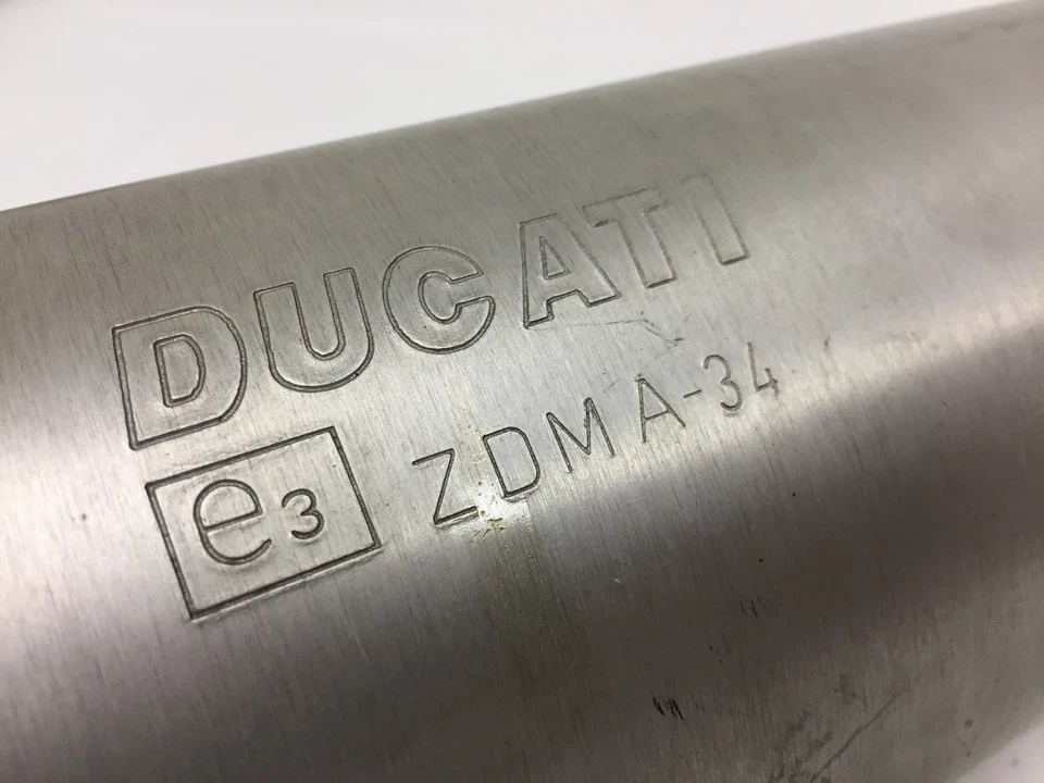 杜卡迪 S2R Monster 原始设备制造商右下角消声器排气管 57310786A — 第 4/4 张图片