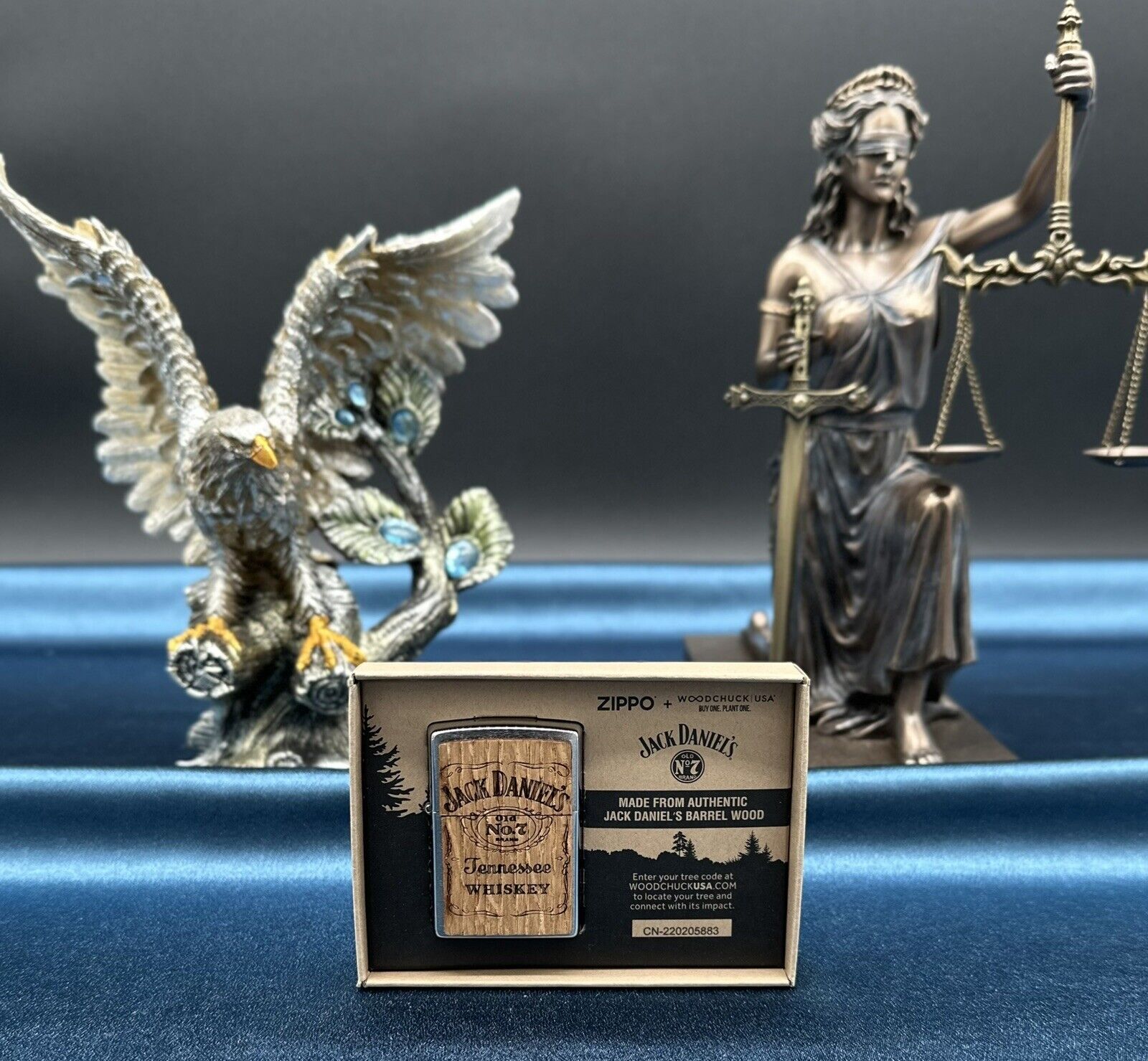 ZIPPO JACK DANIEL'S WOODCHUCK JACK DANIEL'S BARREL WOOD BRUSHED CHROME 2022