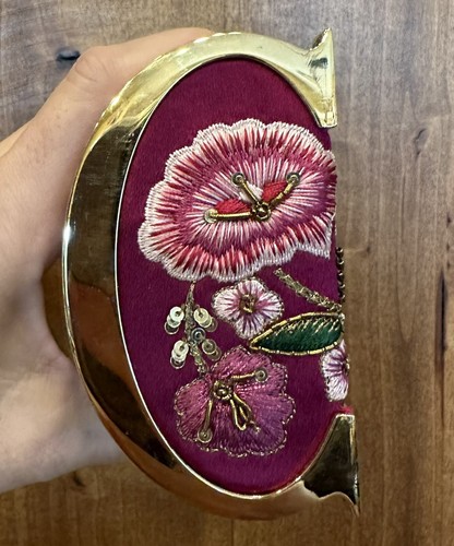 BOLSO DE MANO CH CAROLINA HERRERA BORDADO Y CON CUENTAS INSIGNIA METROPOLITANA - Imagen 9 de 14