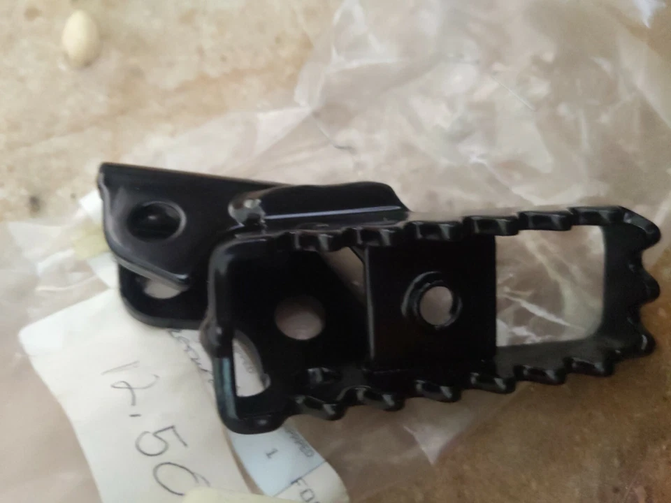 Clavija reposapiés derecha BMW F650 F650ST NUEVO DE STOCK Foto 2 de 2