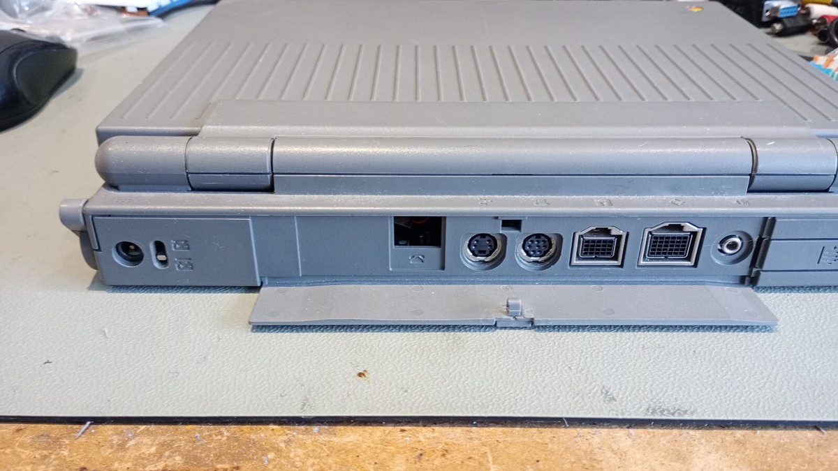 Apple Macintosh Powerbook 100. Fully Working. Recapped. 4MB Apple Macintosh Powerbook 100. Fully Working. Recapped. 4MB