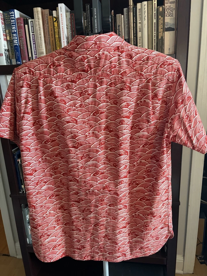 Camisa Aloha Hawaiana de Tela Freenote - Ondas Rojas - Mediana - Excelente $320 Foto 4 de 4