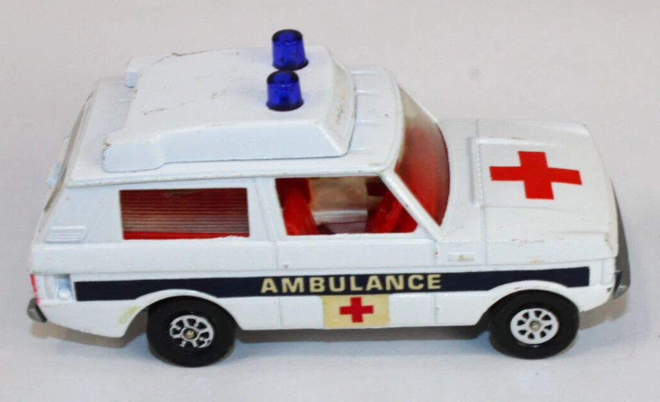 3 Corgi Toys Whizzwheels Vigilant Range Rover Ambulance Patient Stretcher - Image 4 of 4