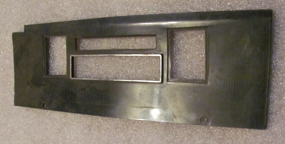 1968-1969 B Body Dodge Coronet radio bisel fabricante de equipos originales Mopar original de fábrica Foto 3 de 4