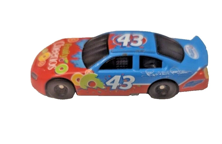 Richard Petty 道奇压铸赛车 2008 车辆年份