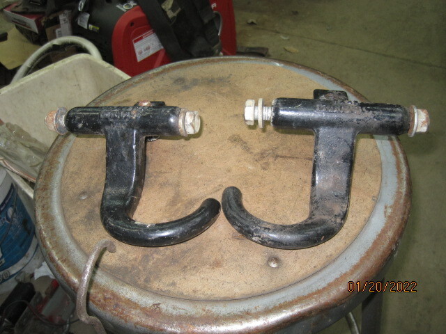 Front Tow Hooks Set Oem Chevrolet Silverado Tahoe Gmc Yukon Sierra 1999 06 Front Tow Hooks Set Oem Chevrolet Silverado Tahoe Gmc Yukon Sierra 1999 06