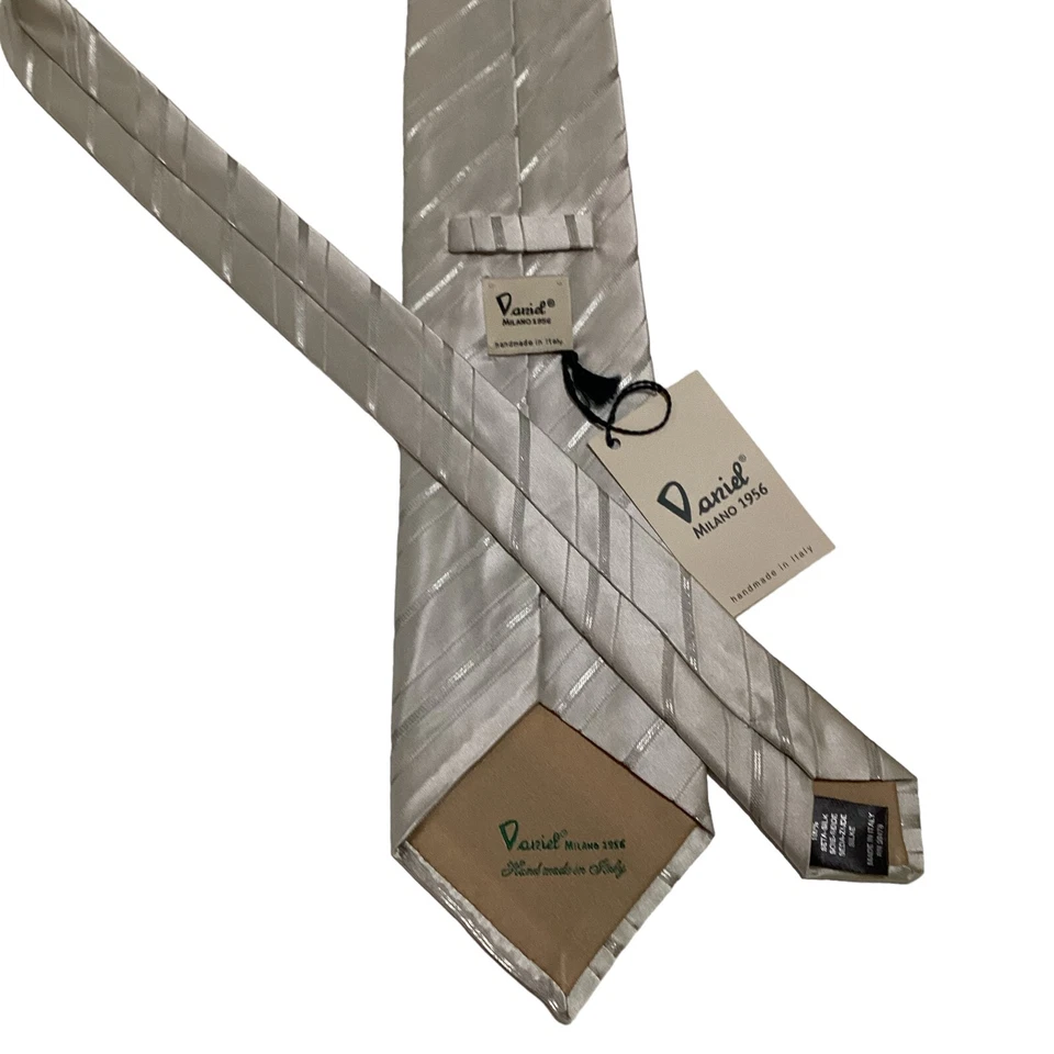 Corbata para hombre DANIEL MILANO 100 % seda diseñador ITALIA RAYAS gris metálico nueva con etiquetas Foto 3 de 3
