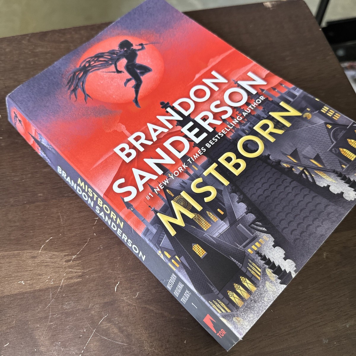 EMPiRE/THE FiNAL EMPiRE-EMPiRE  MAG… El imperio final / The Final Empire by Sanderson, Brandon