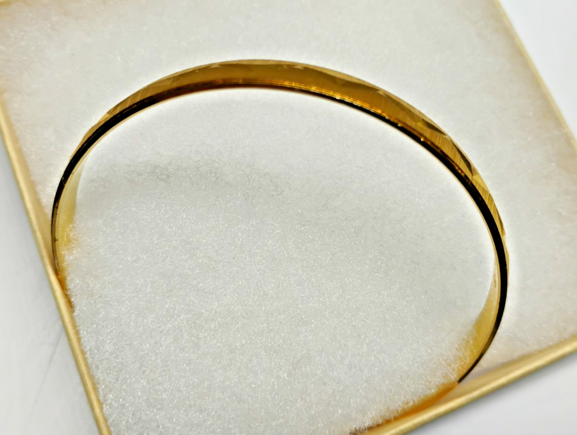 TRIFARI CROWN BANGLE BRACELET STACKABLE 7.25" ZIG… - image 4