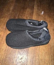 Black Slip-On Closed Toe Comfort Slippers for Women Size 5-6