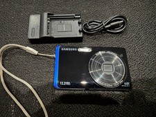 Samsung DualView TL220 12.2MP Digital Camera Black 4.6 Optical Zoom f/3.5-5.9