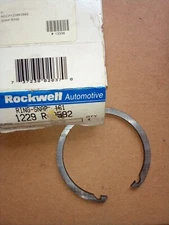 New OEM Snap Ring for Meritor Rockwell Differential 1229-R-2592