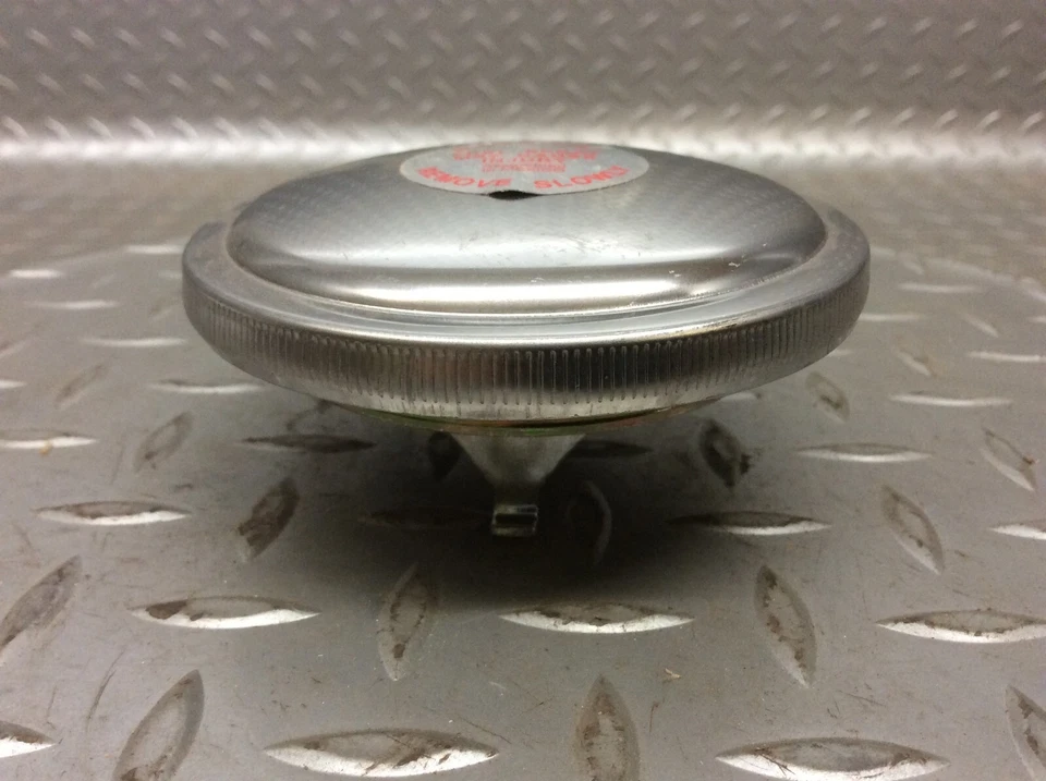 77-78 Ford F-100 F-150 F-250 F-350 Tanque de combustible Tapa de gasolina Carquest 10748 Foto 4 de 4