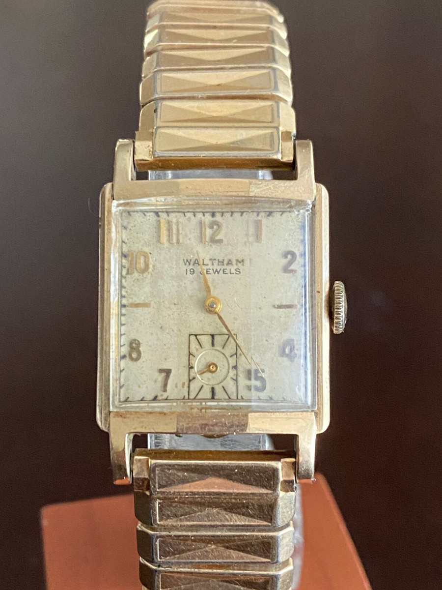 VINTAGE MEN'S WALTHAM WRIST WATCH, CAL. 750-B, KEEPING TIME, 19