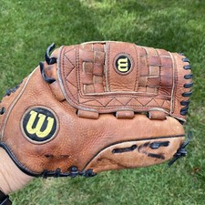Wilson A2504 XL All Leather 13  Softball Glove Oversized Pocket Right Hand Throw